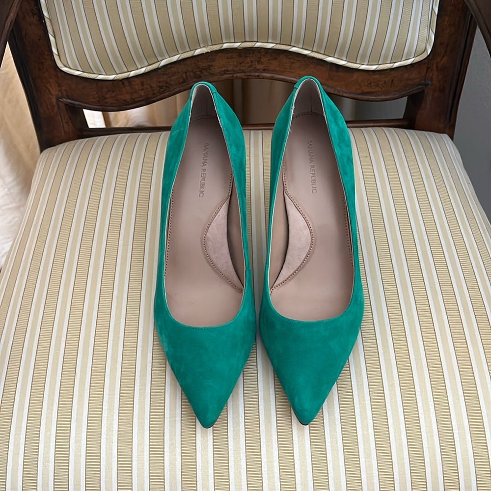 Banana Republic Suede Pumps 8 1/2